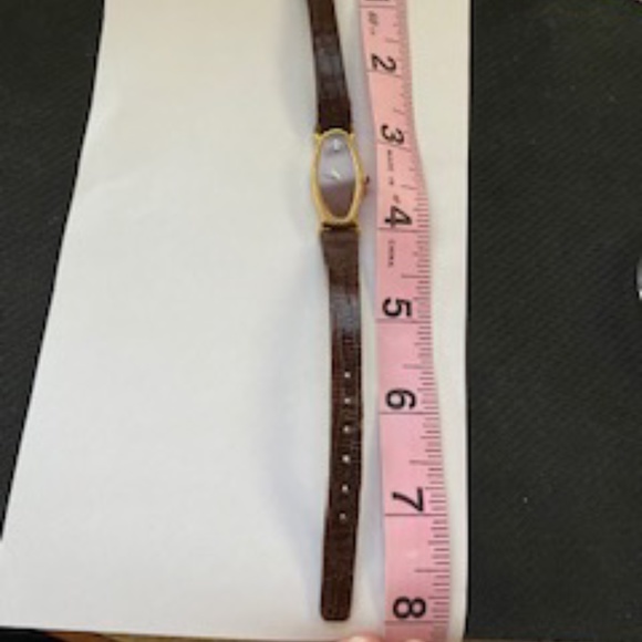 VINTAGE ANNE KLEIN WATCH with new GENUINE LIZARD STRAP - Picture 7 of 7
